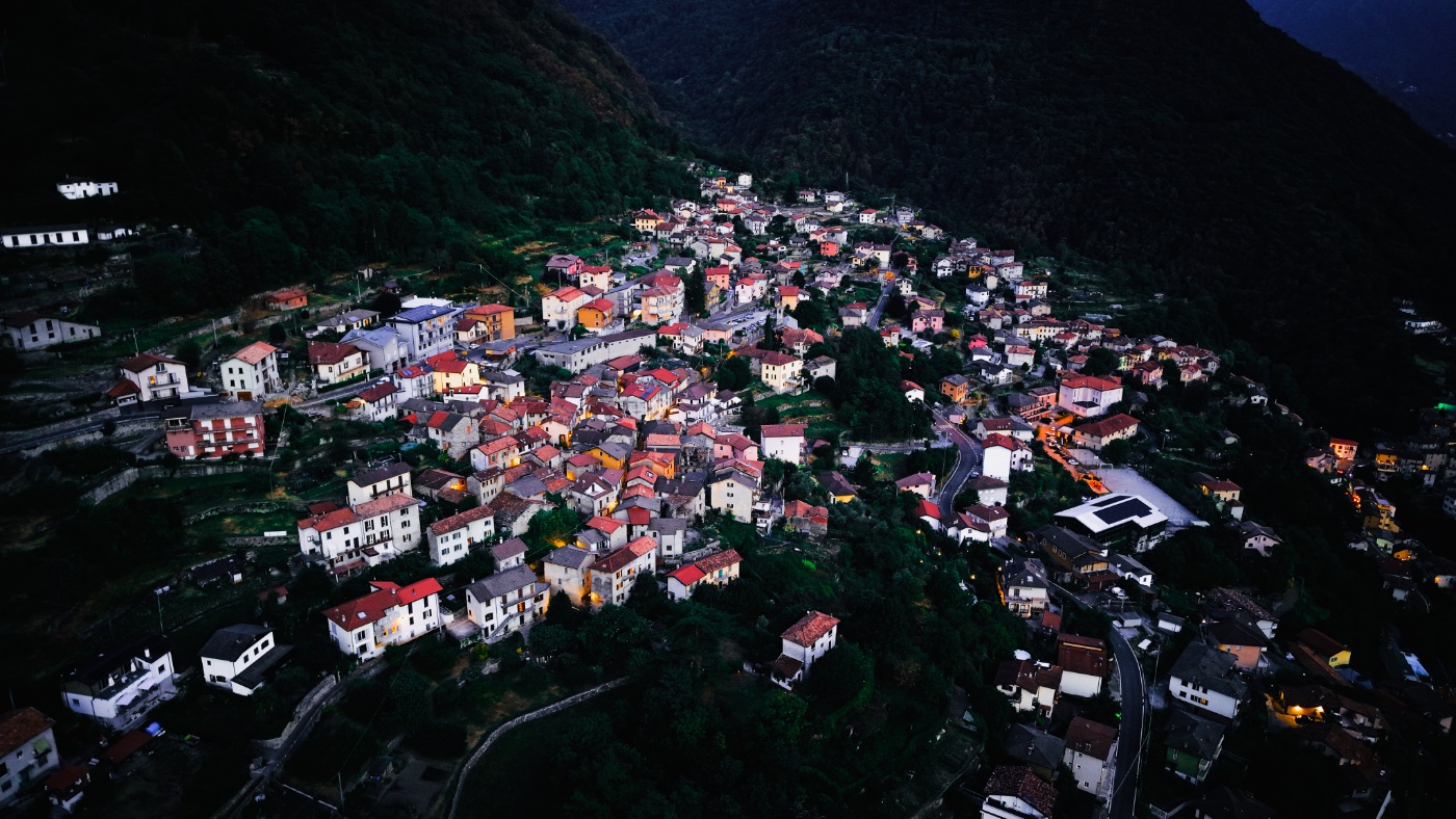 Luchtfoto: Como Meer Italië – dronebeelden door Roggy's Visuals