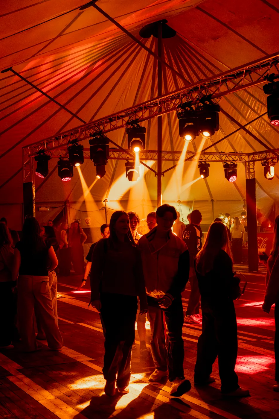 Fuif posse Leest – eventfotografie door Roggy's Visuals
