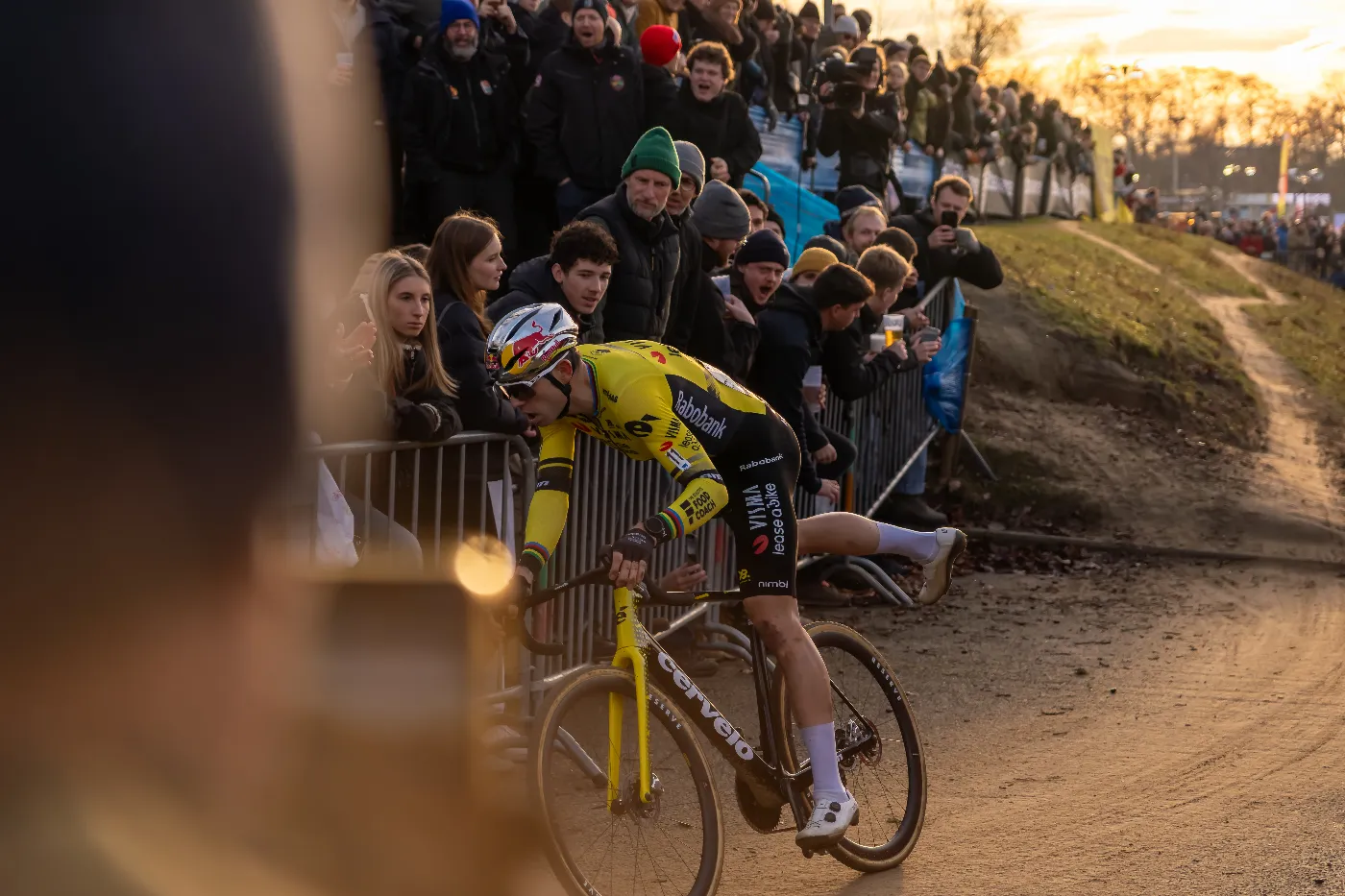 Wout van Aert in Hofstade – sportfotografie door Roggy's Visuals